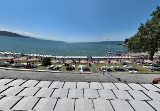 Mavi Bayraklı Barış Plajı'nda 300 Kişilik Ek Alan Vatandaşların Hizmetine Sunuldu