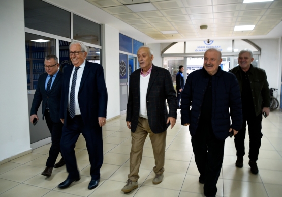 Başkan Posbıyık, Eski Devlet Bakanı Eyüp Aşık’ı Belediyede Ağırladı