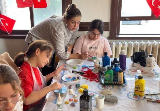 Kent Müzesi Taş Boyama Atölyesinde Renkli Anlar