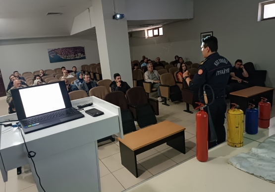 İtfaiye, Öğretmenlere Yangın Eğitimi Kursu Veriyor