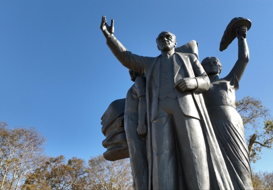 Kdz. Ereğli’de Atatürk Büstleri Ve Anıtlar Temizlendi